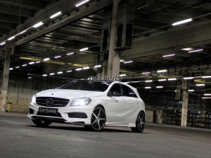 Mercedes Benz A200 7 300x225 باتری بنز A200