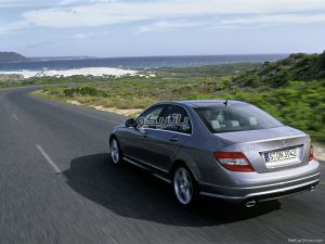 Mercedes Benz C280 4 300x225 باتری بنز C280