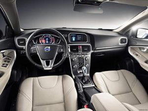 VOLVO V40 8 300x225 باتری ولوو V40