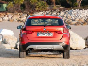 bmw x1 3 300x225 باتری بی ام و X1