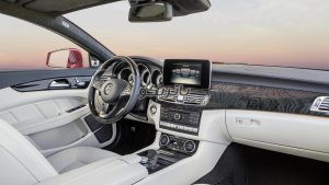 mercedes benz cls 500 6 300x169 باتری بنز CLS500